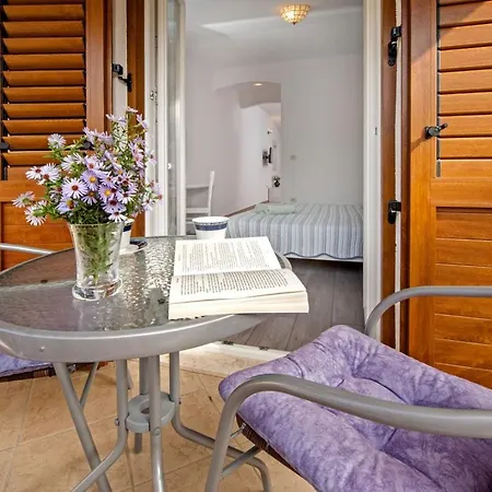 Pino בית הארחה