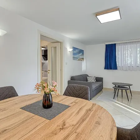 Pino בית הארחה רוביני